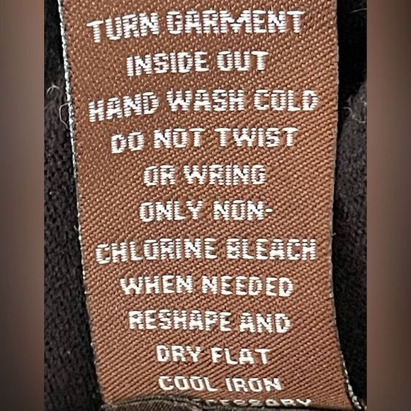 ADRIENNE VITTADINI like new front close sweater, black, size Medium - Picture 6 of 7